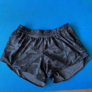 Black Camo lululemon shorts size 8 with liner